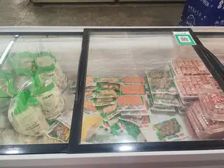 大量批发零售大成鸡货，安井火锅丸子，肉卷，各种油炸食品，水饺！！！