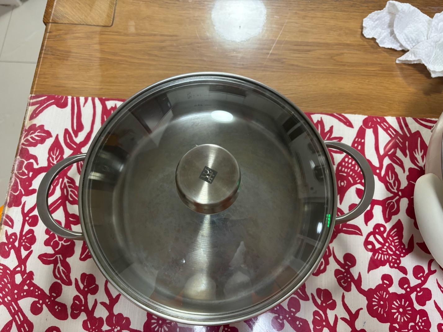 双立人炖锅炒锅、不锈钢双星煎饼锅、北鼎煎锅烤肉锅，尺寸见图。分别是100元，80元，80元。需要的联