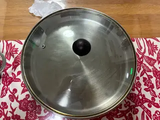 双立人炖锅炒锅、不锈钢双星煎饼锅、北鼎煎锅烤肉锅，尺寸见图。分别是100元，80元，80元。需要的联