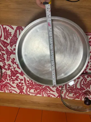 双立人炖锅炒锅、不锈钢双星煎饼锅、北鼎煎锅烤肉锅，尺寸见图。分别是100元，80元，80元。需要的联