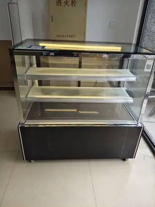 风冷展柜，因在店里尺寸不合适，现便宜处理，长1.2米，宽0.6米。有需要的联系。