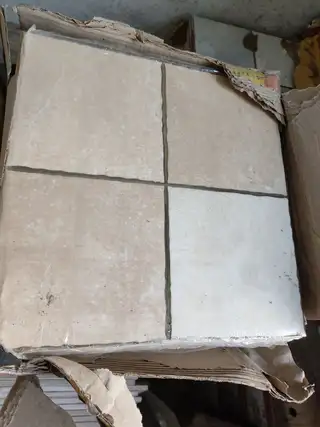 瓷砖给钱就卖。
