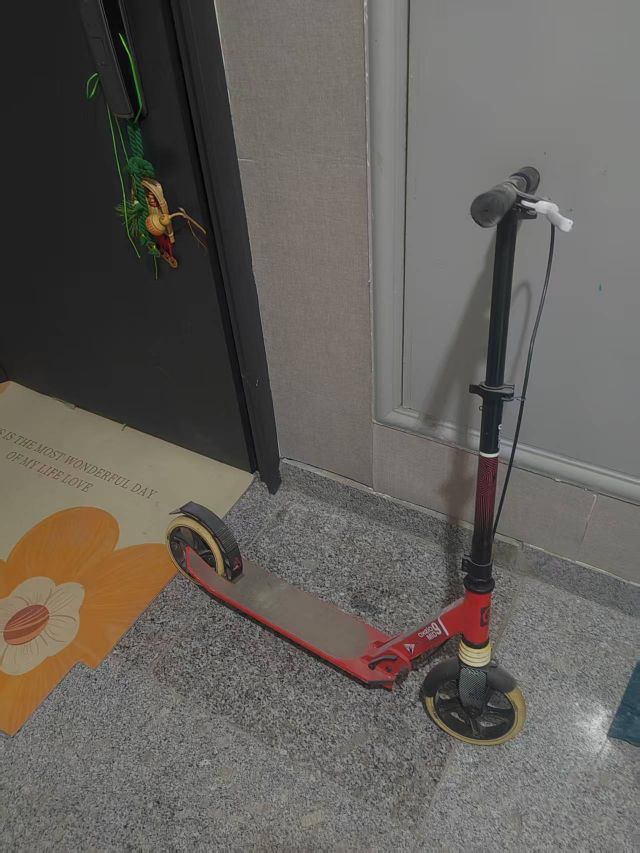 迪卡侬滑板车，mid9，适合185以下儿童