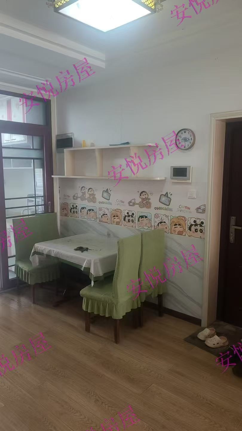 出租海景花园一期电梯房两室一厅家电齐全，拎包入住有空调139****6226