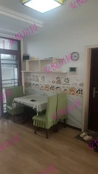 出租海景花园一期电梯房两室一厅家电齐全，拎包入住有空调139****6226