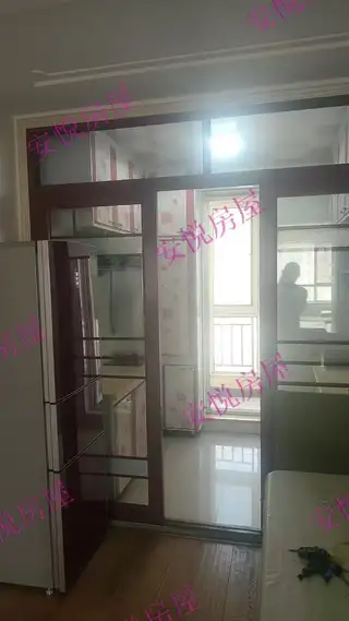 出租海景花园一期电梯房两室一厅家电齐全，拎包入住有空调139****6226