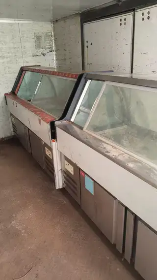 低价出售两台展柜上冷藏下冷冻，都好用133****8890