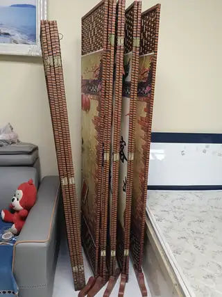 出售二手床，餐桌，屏风等物品有需要的可以打电话咨询价格