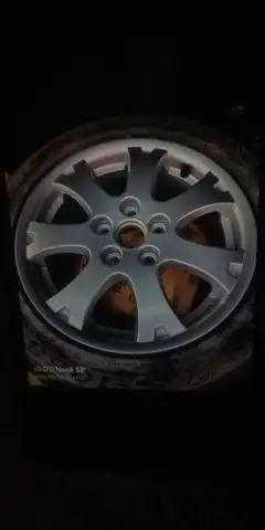 出售205-55-16全尺寸轮胎一条