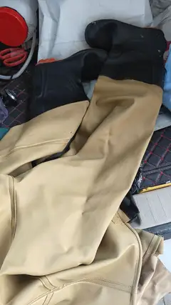 赶海衩裤，叉子，还有夹子有没有要的，共40块钱，上了班也没时间去赶海了，衩裤43码的，没有口子，没有