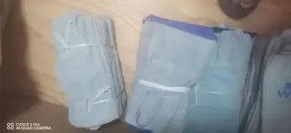 电焊长皮手套每付8元，短皮手套每付3元，