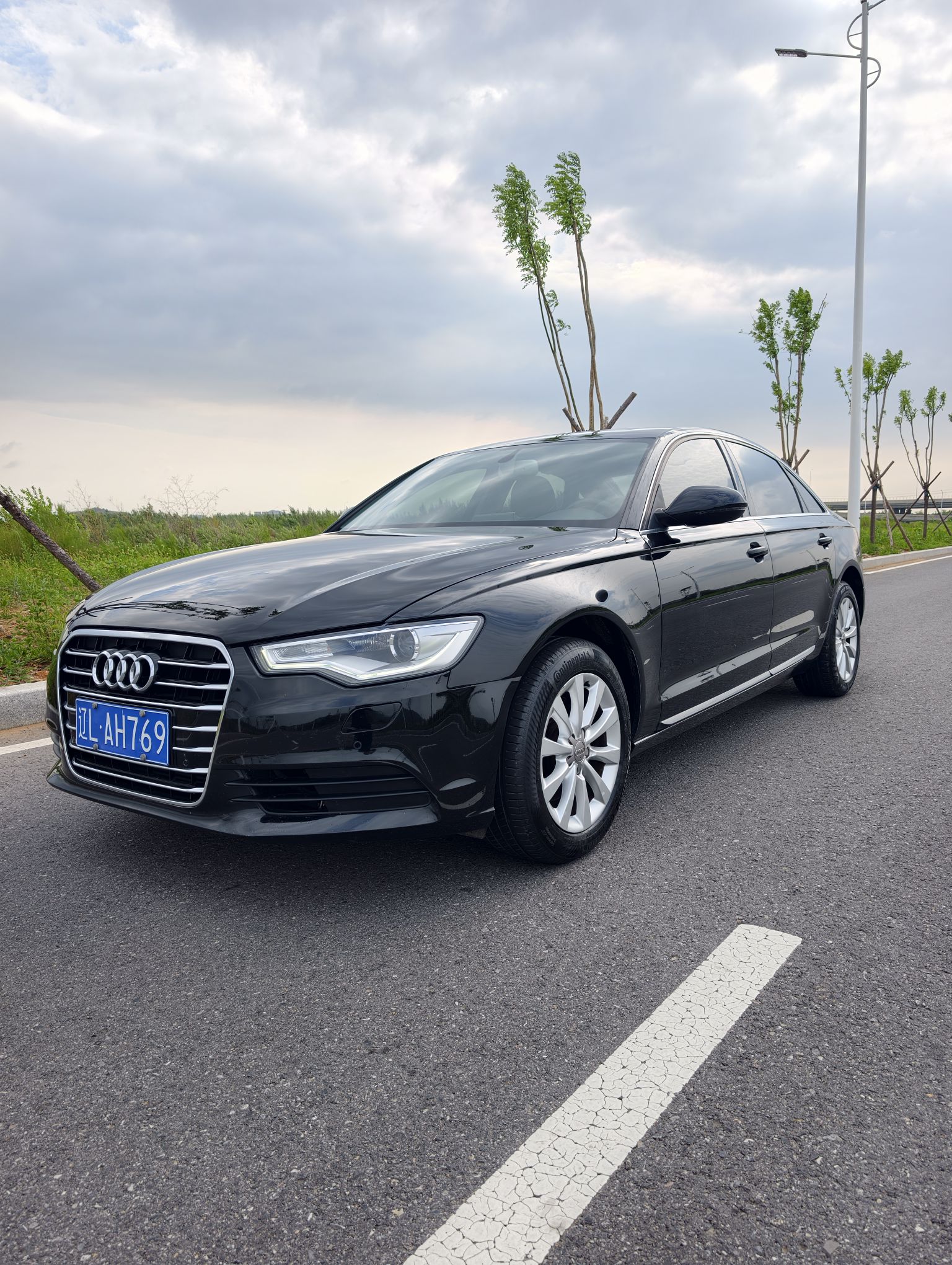 14年奥迪A6 自动2.0t 一手车 全车原版 四件喷漆 检车保险全年 带三者二百万 里外嘎嘎新 2