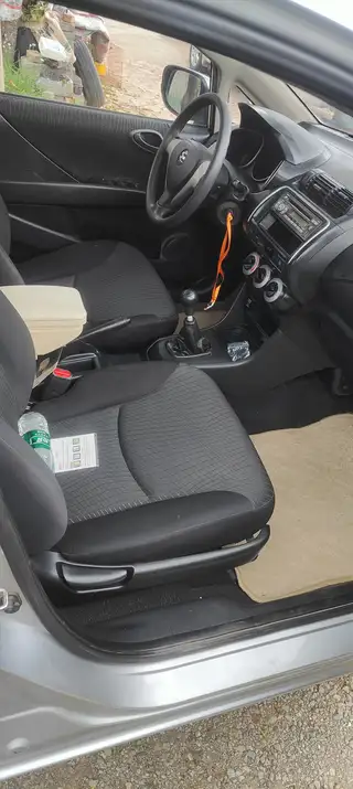 本田小车13年刚领完补贴，1.5地球梦发动机抗造省油自己百度去查，基本都是原漆，别看车子小内部空间绝
