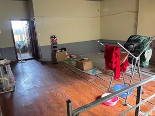 恒力依云伴山北门门面招合租，位置地段好，价格可议，人流量大共三层，想了解的可打电话咨询
