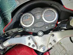 二手125摩托车，红色天马牌，自己一手买来没骑就放的，实表跑了9000多公里，发动机很好没有毛病，轮