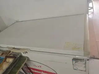 卖大冰柜，两个500一个，有意者面谈