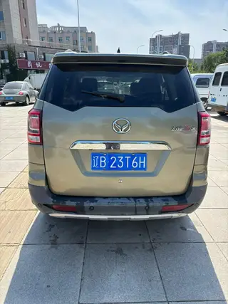 14年北汽幻速S3 手动1.5 铝合金轮毂 真皮座椅 导航倒车影像 中央空调可单独控制风量大小 7座
