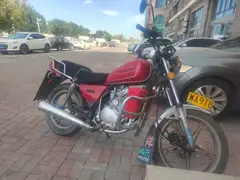 凌肯豪爵125摩托车全车动力极品，外表八九成，上下班骑着舒服，车给有就撩。