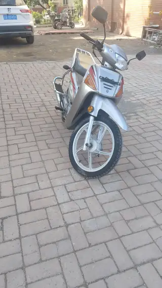 出售，二手摩托车有需要的朋友电话联系