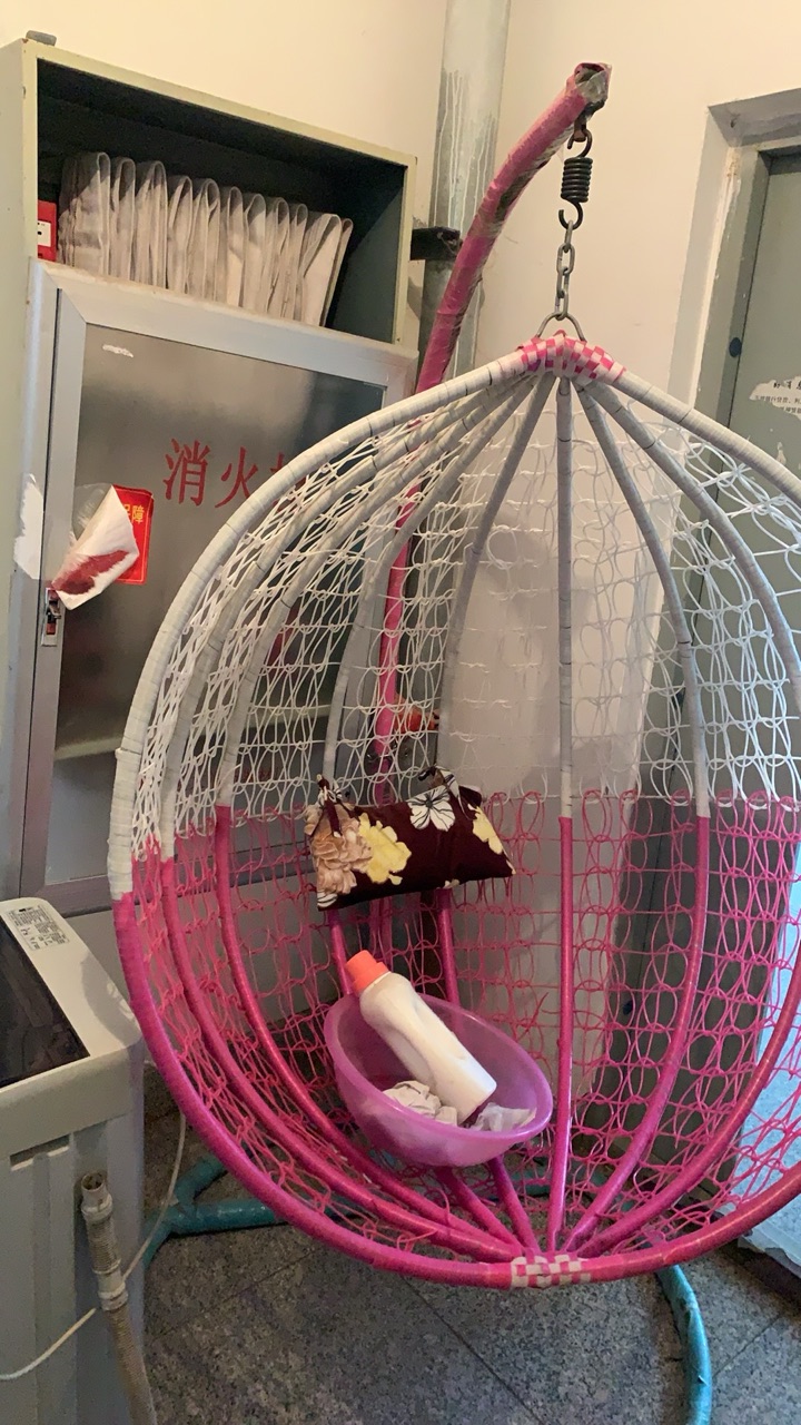 吊兰，8成新，150送货上门。 办公用打印机850元，