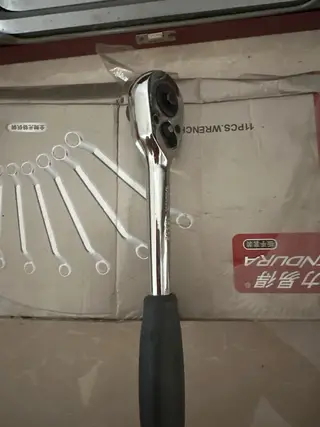 出一些闲置工具力易得套件，士达棘轮扳手 和两个转换头