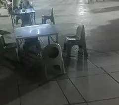 烧烤用的白钢桌