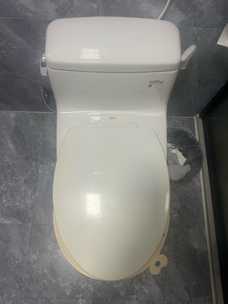 出售二手马桶。