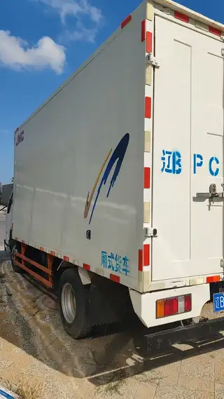 本人有江铃牌顺达箱货车要卖，2021年5月上牌，皮毛嘎嘎的，一点毛病没有，想买的电话联系159985