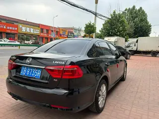 14年大众朗逸 自动1.4t，个人两手车，全车原版， 原漆非常多，底牌非常紧凑，四条新轮，13万多公