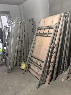 工地结束，处理上下铺成色全新用过一次 规格：大约1米*2米标价为每套床单价 二道贩子勿扰