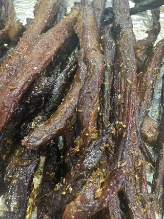 想吃牛肉干的来吧，绝对炭烤，可以塑封0添加138/斤