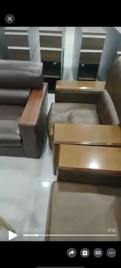 办公用的会议桌，办公桌，沙发，椅子，有意可来洽谈