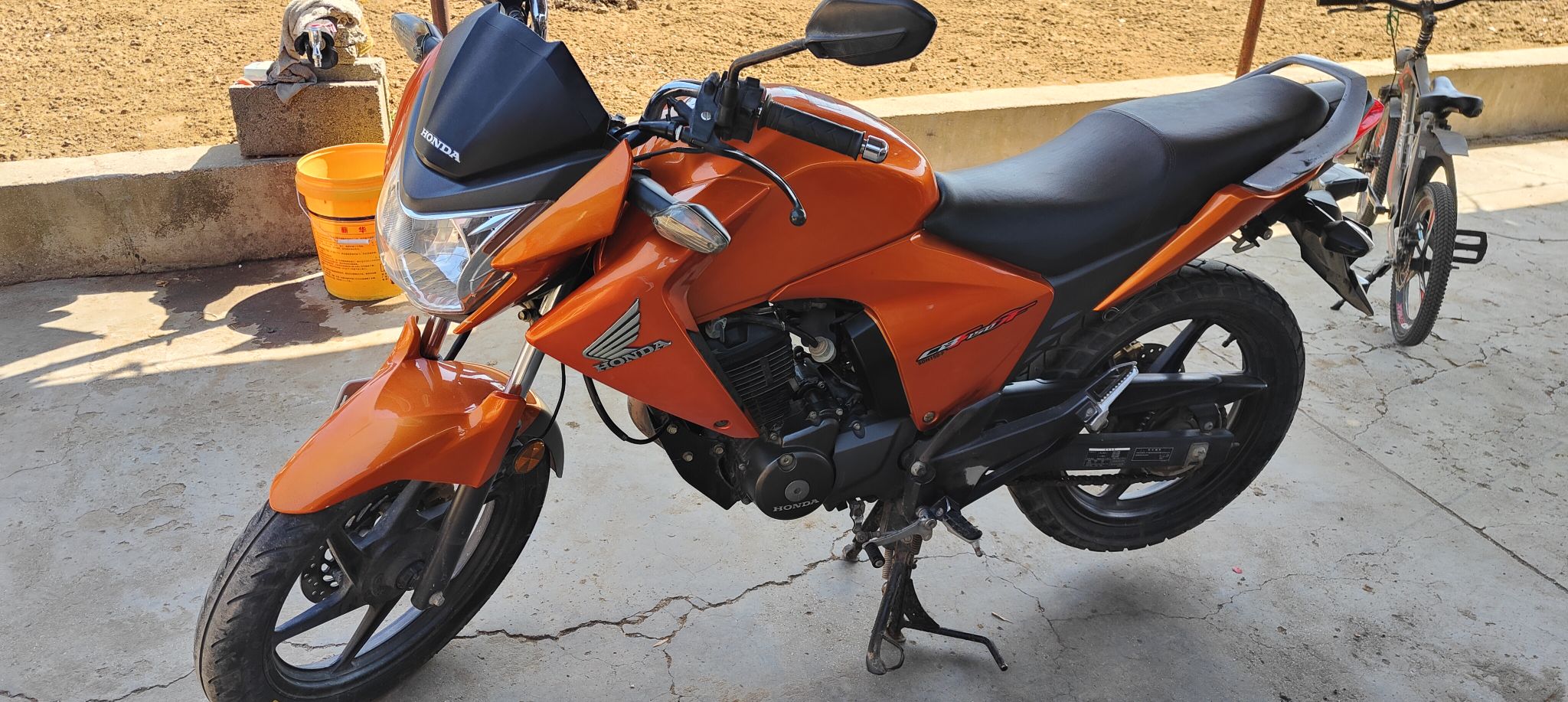 裸车2500
