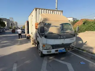 出售库房车。4.2宽体箱货，箱好不漏雨。车在长兴岛三堂