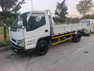 急售15年江铃凯运4.2斗货车！五十铃柴油发动机！车况好！机器变速好！空调哇哇凉！检车27年！价格便