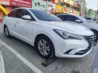 新到19年新款长安逸动GDl，个人一手车，6万多公里，手动挡1.6排量非常省油，一件补漆剩下全车原漆