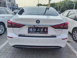 新到19年新款长安逸动GDl，个人一手车，6万多公里，手动挡1.6排量非常省油，一件补漆剩下全车原漆