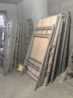 出售两组上下铺。用了不到半年。九成新楼区自取