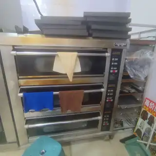 3千到手直接营业，价急兑长兴农贸蛋糕店全套设备齐全，原材料产品齐全，到手直接营业一天不耽误营业，