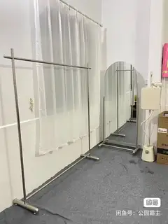 服装展会用了一次撤下来的304不锈钢落地衣架没有地方放了低价出售100元2个