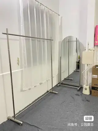 服装展会用了一次撤下来的304不锈钢落地衣架没有地方放了低价出售100元2个