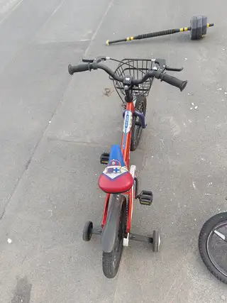 闲置儿童自行车。质量非常好。爱琴海自提