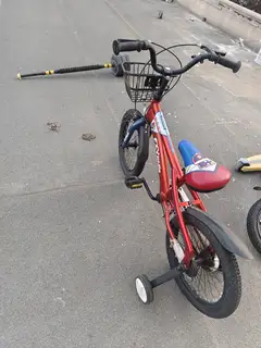 闲置儿童自行车。质量非常好。爱琴海自提