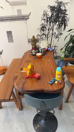 茶桌两个凳子
