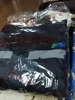 出劳保棉鞋42码一双新的一双试穿一次，175连体服