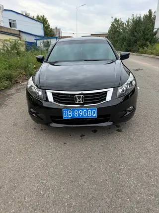10年雅阁，北京低，车新，喜欢联系价格便宜，1万多