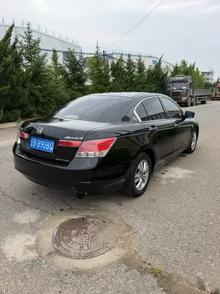10年雅阁，北京低，车新，喜欢联系价格便宜，1万多