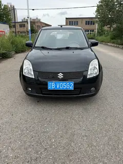 10年铃木雨燕1.3发动机，自动挡，省油，车小代步练手神车，价格大几千，