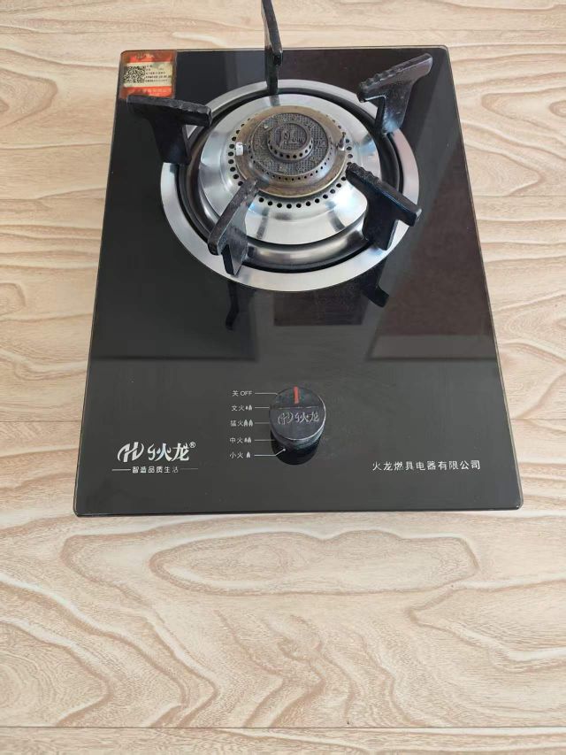 液化气灶具，只用一年。