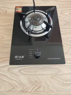 液化气灶具，只用一年。